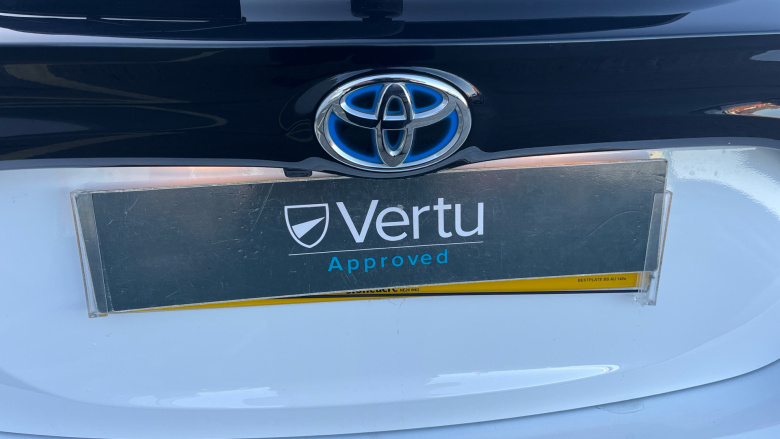 Toyota Yaris 1.5 Hybrid Design 5dr CVT Hybrid Hatchback